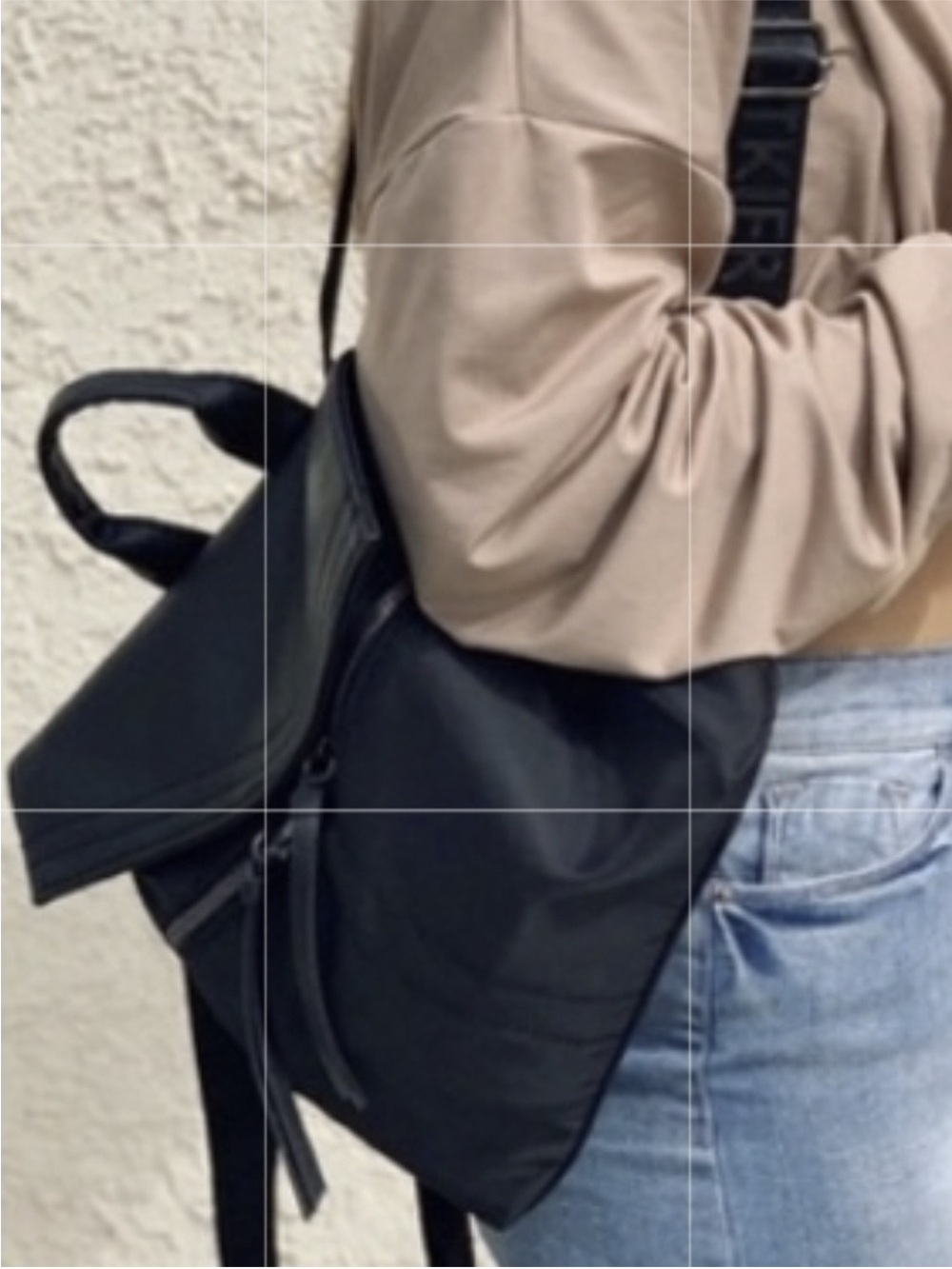 Botkier New York Black
Nylon/Faux Pebbled Leather
Backpack